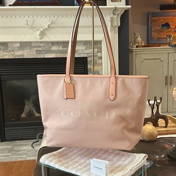 COACH Horse & Carriage Jacquard City Tote w/Leather Trim in Blush Pink, NWOT - Picture 2 of 16